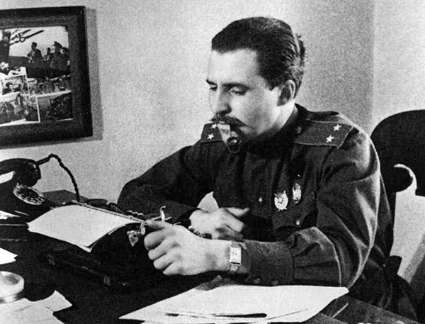 Писатели — военные корреспонденты: Константин Симонов