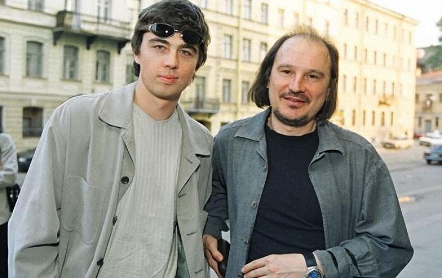 Сергей Бодров (слева) и Алексей Балабанов (справа). Источник: vokrug.tv